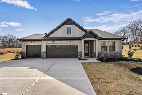 100 Saratoga Oak Street active home in Saratoga Oaks, Williamston, SC