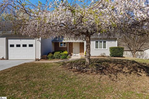 213 Creek Forest Drive sold home in Rolling Green Village, Greenville, SC