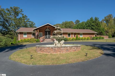 351 Belcher Street pending home in Meadowbrook Farms, Inman, SC