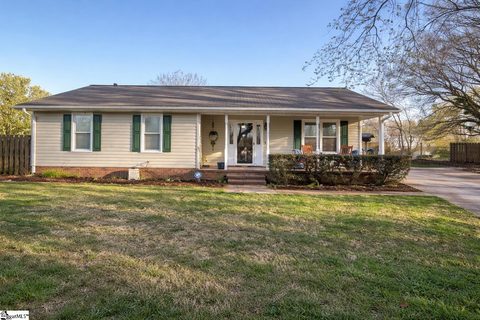 209 Deer Run Court sold home in Oakmont Estates, Spartanburg, SC