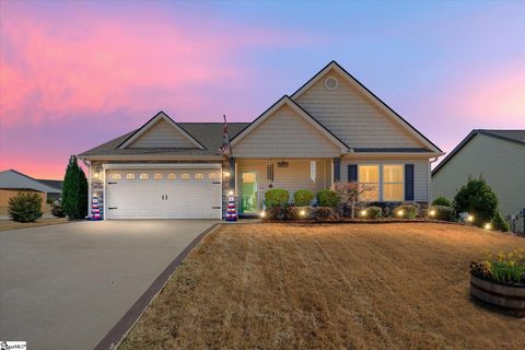 Homes in Orchard Crest, Greer