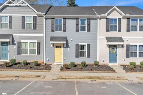 35 Tidworth Drive active home in Walnut Hill Townes, Greer, SC