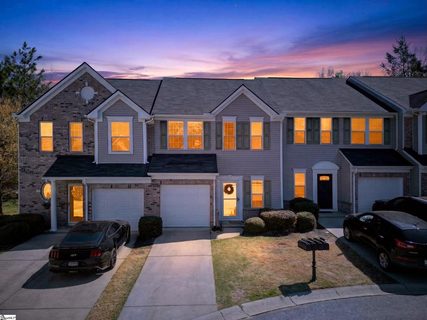 475 Woodbark Court active home in Crescentwood Village, Mauldin, SC