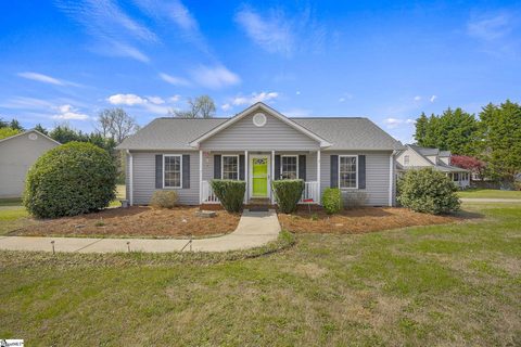 205 Timber Drive sold home in Lakewood Estate, Pickens, SC