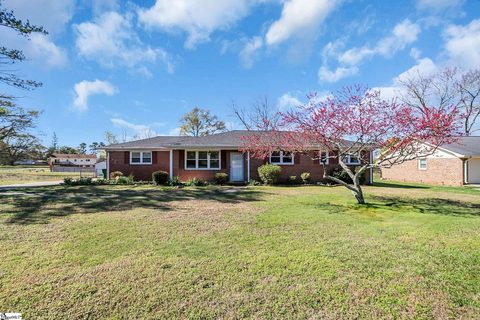 464 Bishop Drive sold home in Bishop Heights, Mauldin, SC