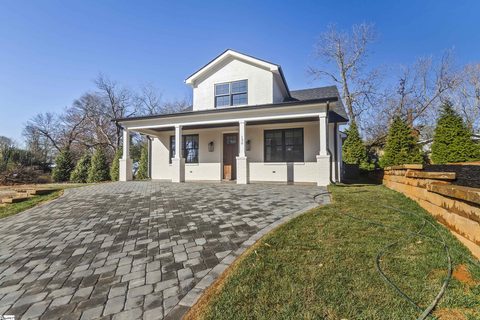 130 Market Bay Court active home in South Main Place, Simpsonville, SC