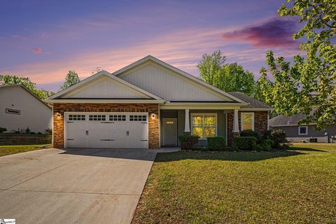 164 Midwood Road sold home in White Oak Ridge, Travelers Rest, SC