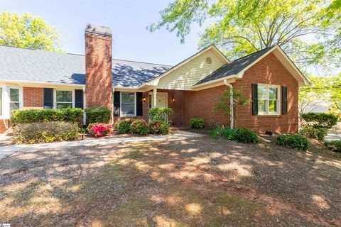 142 Fairoaks Drive active townhome in Pelham Oaks, Greenville, SC