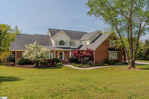 301 Rivercrest Drive sold home in Woodlands, Taylors, SC