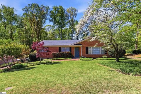 7 Dera Street sold home in Pleasantburg Forest, Greenville, SC