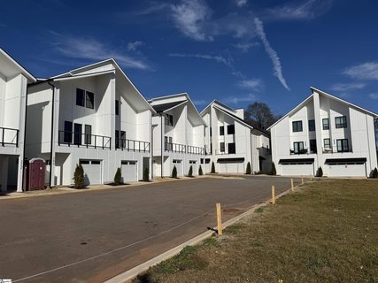Homes in Hue On Green, Greenville