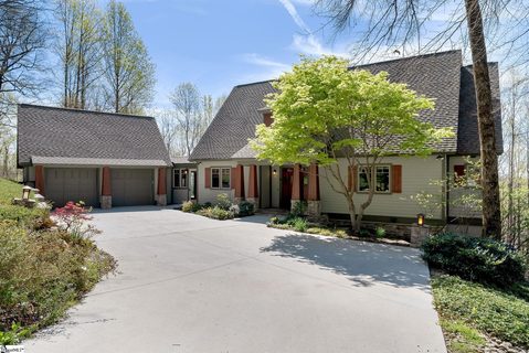 33 Witch Hazel Trail active home in The Cliffs At Glassy, Landrum, SC