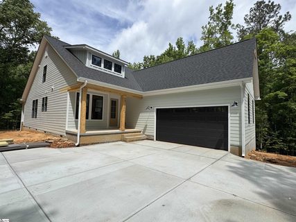 106 Armory Court active home in The Plantation, Ninety Six, SC