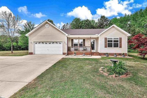 632 Hunters Lane