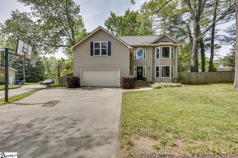 200 Forrester Creek Way active home in Forrester Creek, Greenville, SC