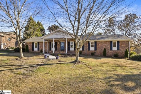 Homes in Wade Hampton Gardens, Greenville