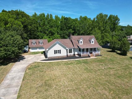 206 Mountain Crest Drive sold home in Oak Glen, Taylors, SC