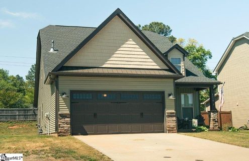 1114 Wanley Way active home in Pine Valley, Boiling Springs, SC