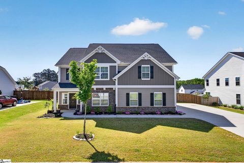 307 Valley Oak Drive active home in Breckenridge, Belton, SC