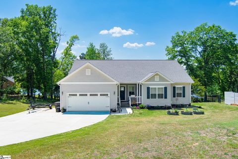 102 Indian Ridge Point pending home in Lake Rabon Estates, Laurens, SC