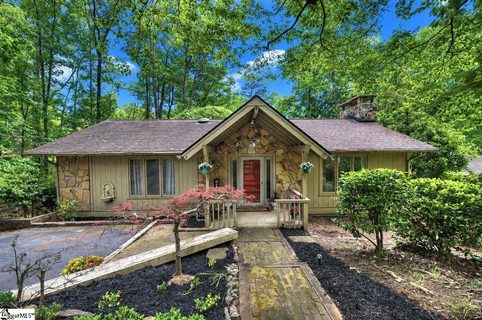 3 Rudder Court active home in Keowee Key, Salem, SC