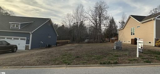 174 Page Creek Boulevard active home in Cottages At Landrum, Landrum, SC