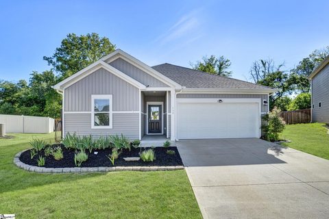 135 Mainsail Way active home in Holland Park, Spartanburg, SC