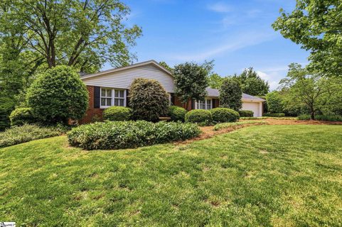2 Yancey Drive sold home in Lake Forest Heights, Greenville, SC