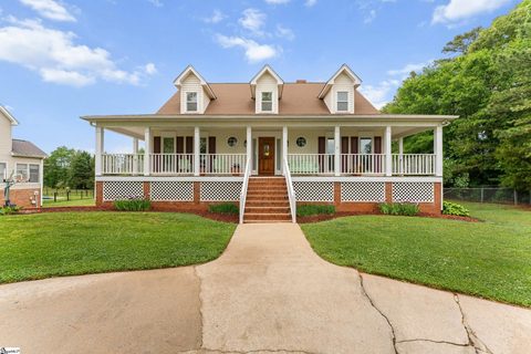 121 Sun Chase Drive active home in Sunchase, Easley, SC