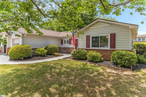 215 Lakeside Circle sold home in Rolling Green Village, Greenville, SC