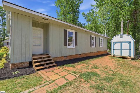 104 Old Well Place active home in River Forest, Boiling Springs, SC