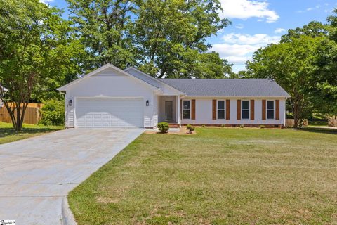 401 Belcross Drive active home in Chatham Woods, Simpsonville, SC