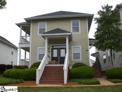 16-B Oakhurst Avenue active condo in Oakhurst Villas, Greenville, SC