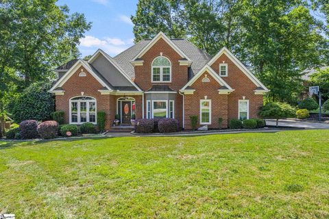 4 Golden Bear Court active home in Linkside III, Greenville, SC