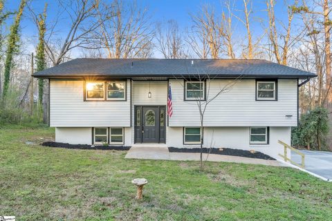 319 Catawba Circle active home in Indian Hills, Seneca, SC