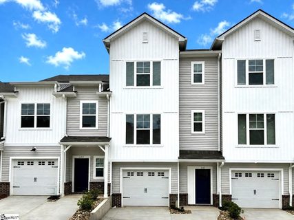 241 Taylor Woods Court active home in Miller Park, Greenville, SC