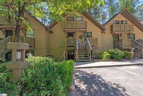 560 S Flagship Drive Unit 7 active condo in Keowee Key, Salem, SC