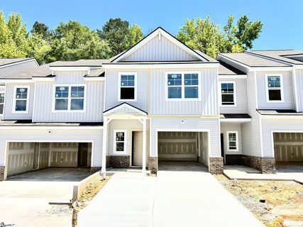 246 Taylor Woods Court active home in Miller Park, Greenville, SC