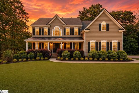 10 Modesto Lane active home in Coachman Plantation, Simpsonville, SC