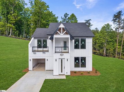 152 Boxwood Lane active home in Oak Forest, Easley, SC