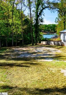 A home in Lake Hartwell