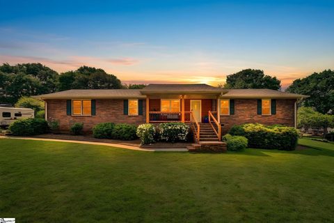 205 Oxmoor Drive sold home in Stonehaven, Anderson, SC