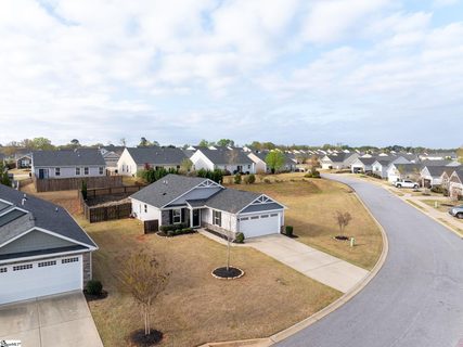 402 Edgehill Court
