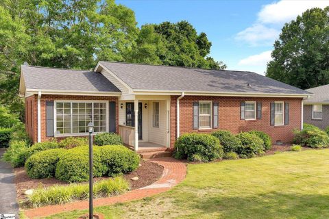 206 Hillside Drive pending home in Burgiss Hills, Greer, SC