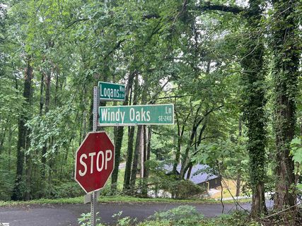 00 Logans Way active home in Sunset Hills, Seneca, SC