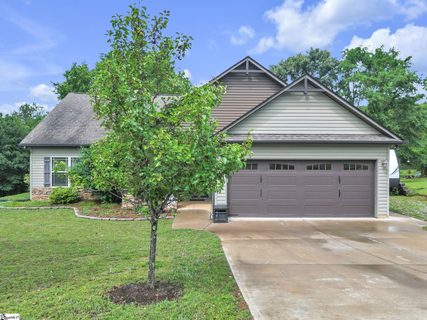 215 Cooleys Crest Lane sold home in Lake Cooley Landing, Inman, SC