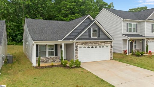 402 Bud Farmer Place active home in Farmer, Inman, SC