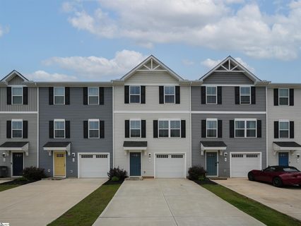 8 Verdant Leaf Way active townhome in August Brook, Greenville, SC