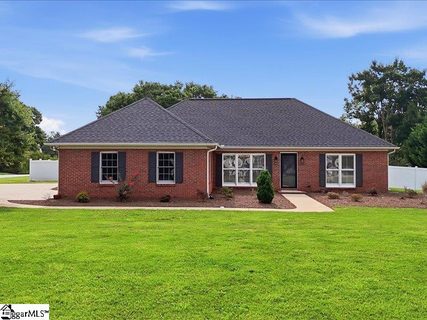 Homes in Sedgefield, Moore