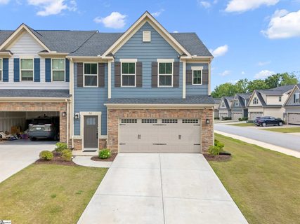 561 Martin Creek Drive active home in Merrydale Village, Simpsonville, SC